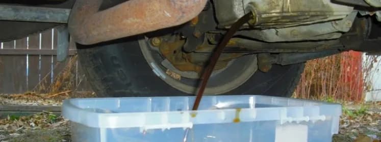 Przepalony olej: Jak bezpiecznie pozbyć się przepalonego oleju?